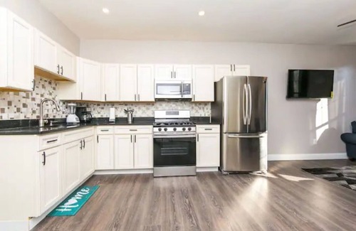 Bushwick Apartment | The Unique Home ,Classic & Comfortable Stay, The Ideal Vacation Home