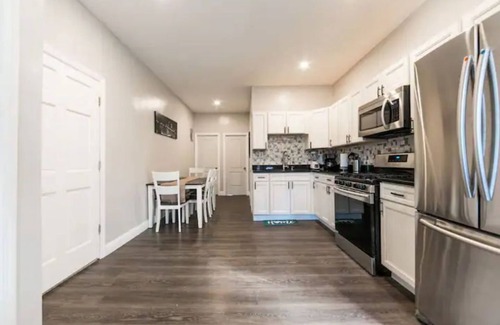 Bushwick Apartment | The Unique Home ,Classic & Comfortable Stay, The Ideal Vacation Home