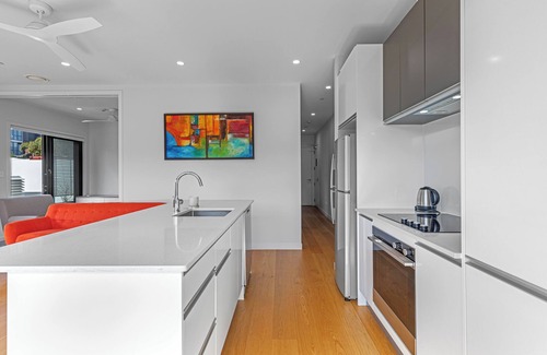 Takapuna House | The Urban Retreat - Takapuna Central Apartment