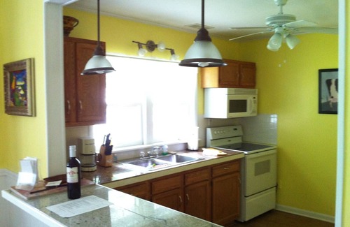 Glenn Cottage | The Green Cottage in charming Glenn between South Haven and Saugatuck