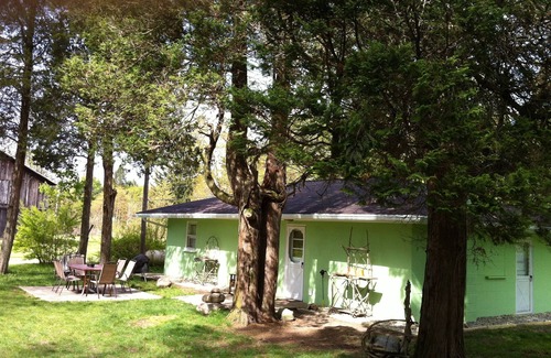 Glenn Cottage | The Green Cottage in charming Glenn between South Haven and Saugatuck