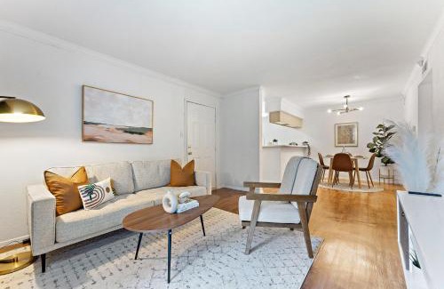 Astrodome Apartment | The Val's Place