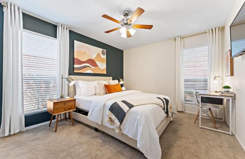 Astrodome Apartment | The Val's Place
