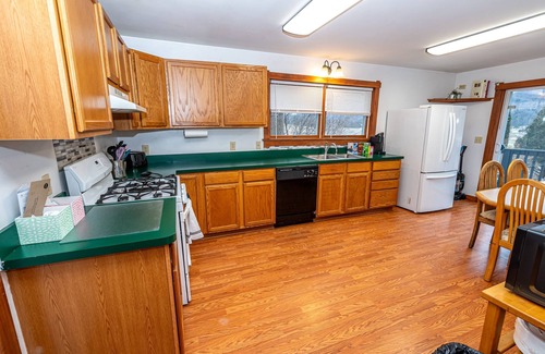 North Lake George House | The Valley Home (2-Bedroom) by RedAwning