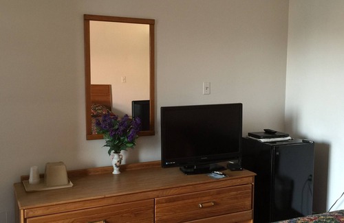 Harmarville Hotel | The Valley Motel