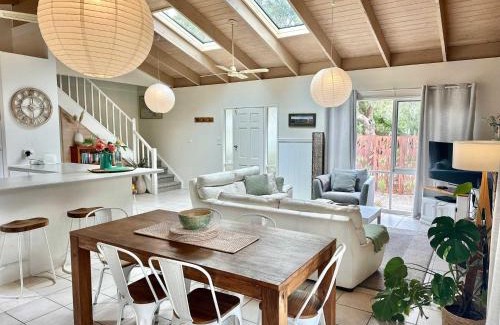 Sandy Point House | The Vibe Sandy Point Stay 3 Pay 2 Sept to Oct
