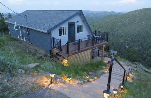 Evergreen House | The View at Mountain Retreat By Red Rocks and Golden