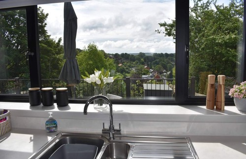 Shaftesbury Apartment | The View, Charming 2-Bed Apartment in Shaftesbury,