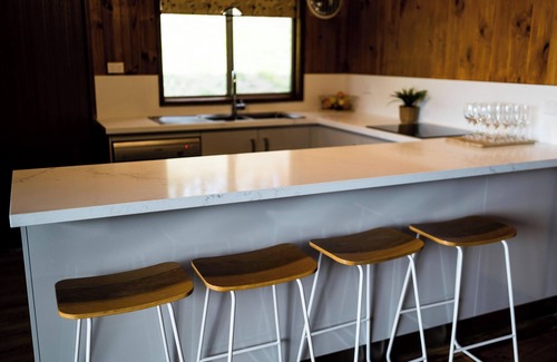Metung House | The View, Metung. Cosy, Comfy, Pet friendly & breathtaking views of Bancroft Bay