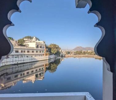 Lake Swaroop Sagar Bed & Breakfast | The Villa By The Lake Udaipur
