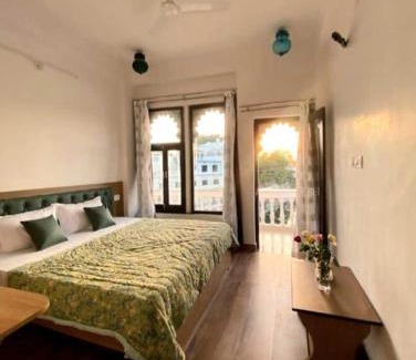 Lake Swaroop Sagar Bed & Breakfast | The Villa By The Lake Udaipur
