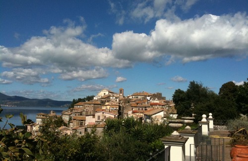 Lake Bracciano Cottage | The Villa of Augustus with a prestigious view of Lake Bracciano, 30 km from Rome