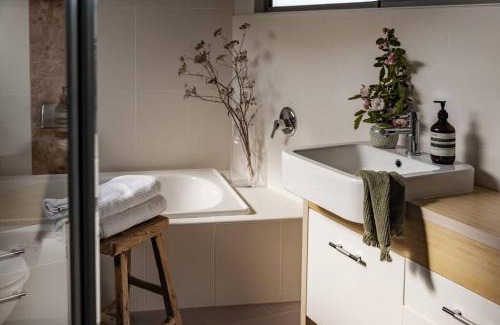 Northdown House | The Vineyard House - by Ghost Rock Wines