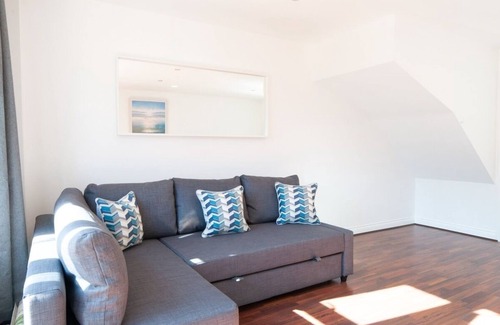 Alvaston House | The Voyager - 6 Beds, 3 Bedrooms, Great for Contractors