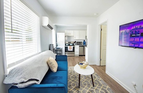 Five Points South Condo | The Vulcan Hexaplex - 6 Private Units/WiFi/Parking