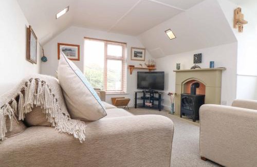 Porthcurno Apartment | The Watch