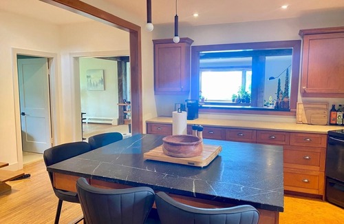 Grimsby House | The Waterfront Sanctuary