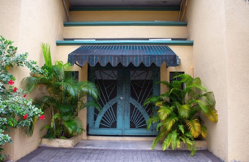 Saint Andrew Apartment | The Waterloo Suite 1 B/R Apt Central & Secure
