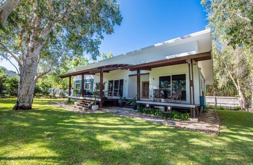 Horseshoe Bay House | The Wave