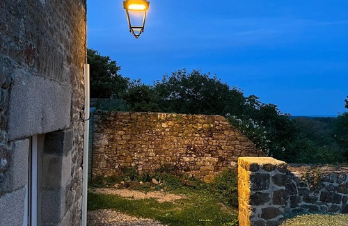 Miniac-sous-Becherel House | The weaver's house in the heart of the book city