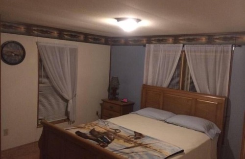 Cedar Island Cabin | The West Bay Lodge offers spacious amenities for a perfect getaway.
