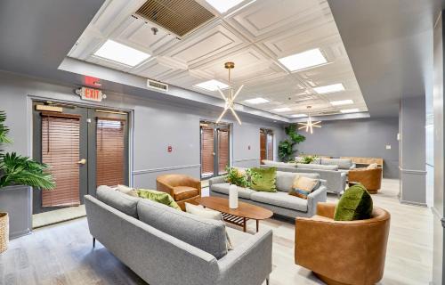 Central West End Hotel | The West End