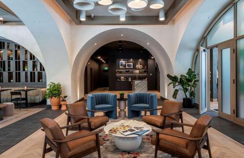 Downtown Calgary Hotel | The Westley Calgary Downtown, Tapestry Collection By Hilton