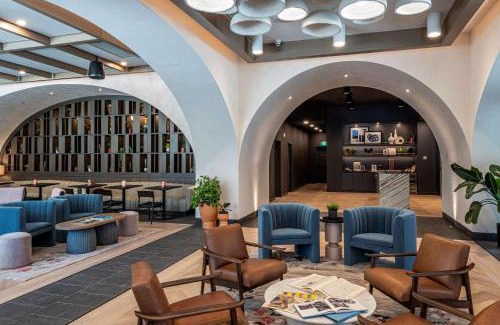 Downtown Calgary Hotel | The Westley Calgary Downtown, Tapestry Collection By Hilton