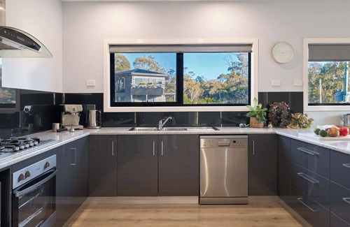 Bicheno Apartment | The Whaler's Deck - Freycinet Holiday Houses
