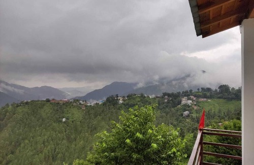 Gagar House | The Whisteling Cottage