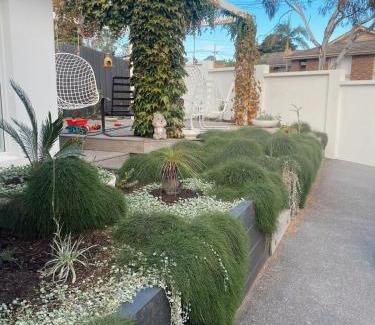 Frankston South House | The White House