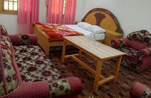 Hunza House | The White Peak Guest house and Restaurant