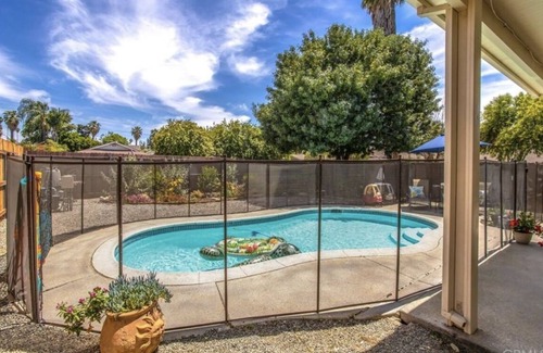 South Redlands House | The whole group will be comfortable in this spacious and unique space.