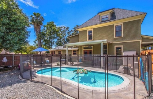 South Redlands House | The whole group will be comfortable in this spacious and unique space.