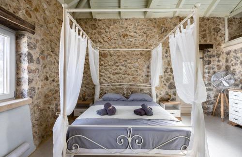Limni House | The Wild Cyclamen stone house and estate