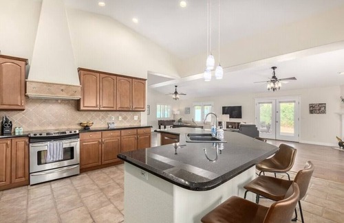 Sunset Ridge House | The Wildflower Oasis by HomeSlice Stays