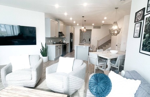 Westbank Condo | The Willow a Modern lake front condo steps from a quiet beach