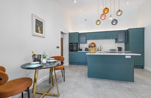 Abergavenny Villa | The Willow - Luxury Hideaway