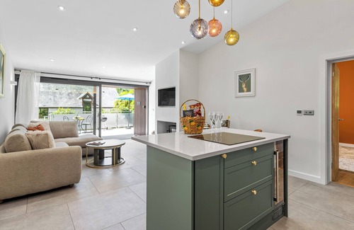 Abergavenny Villa | The Willow - Luxury Hideaway