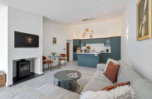Abergavenny Villa | The Willow - Luxury Hideaway