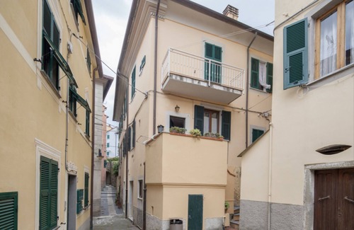 Cadimare House | The window on the sea
