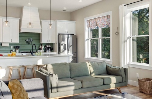 Chattanooga Valley House | The Woodland Lodge | Hot Tub | Mtn Views | Pool Table | 21 People | 6 Bed, 3.5 Bath