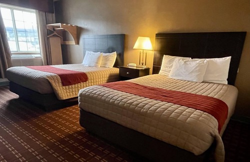 Connersville Hotel | The Woodridge Inn