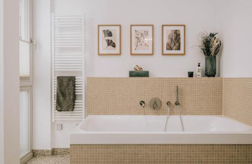 Bad Saarow Apartment | TheChipp - Designapartment mit Seeblick, Pool, Sauna & Kamin