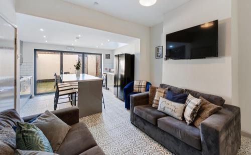 Everton House | Thirlmere House - Air Host & Stay - 5 Bedrooms