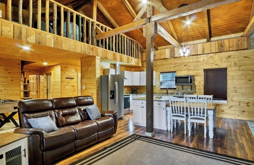 Townsend Cabin | This Amazing home has lots to offer! wonderful hot-tub , pool table & seclusion