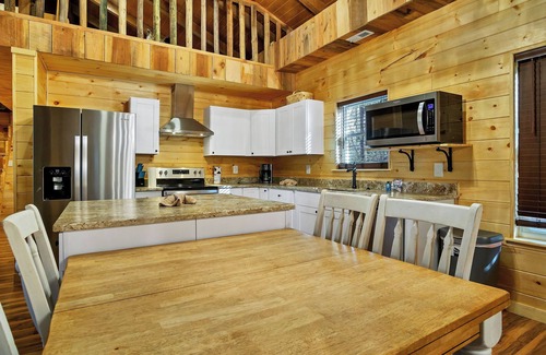 Townsend Cabin | This Amazing home has lots to offer! wonderful hot-tub , pool table & seclusion