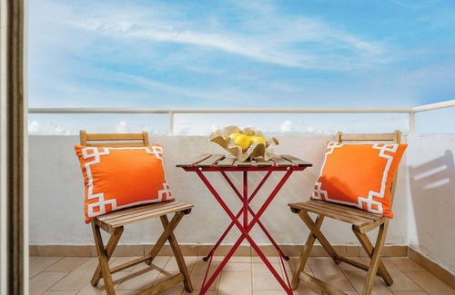 Portimao Apartment | This apartment is a 2 bedroom(s), 1 bathrooms, located in Portimão, Faro.