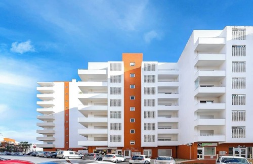 Portimao Apartment | This apartment is a 2 bedroom(s), 1 bathrooms, located in Portimão, Faro.