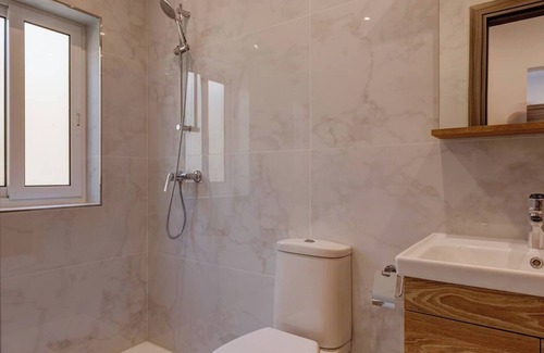 Ta' Pennellu Apartment | This apartment is a 2 bedroom(s), 1 bathrooms, located in Il-Mellieħa, null.